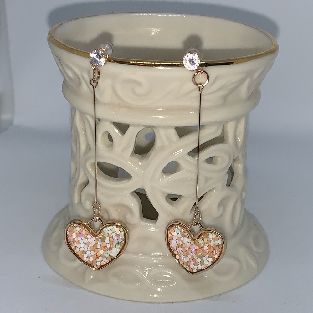 (G2) Heart Earrings - Picture 2 of 7